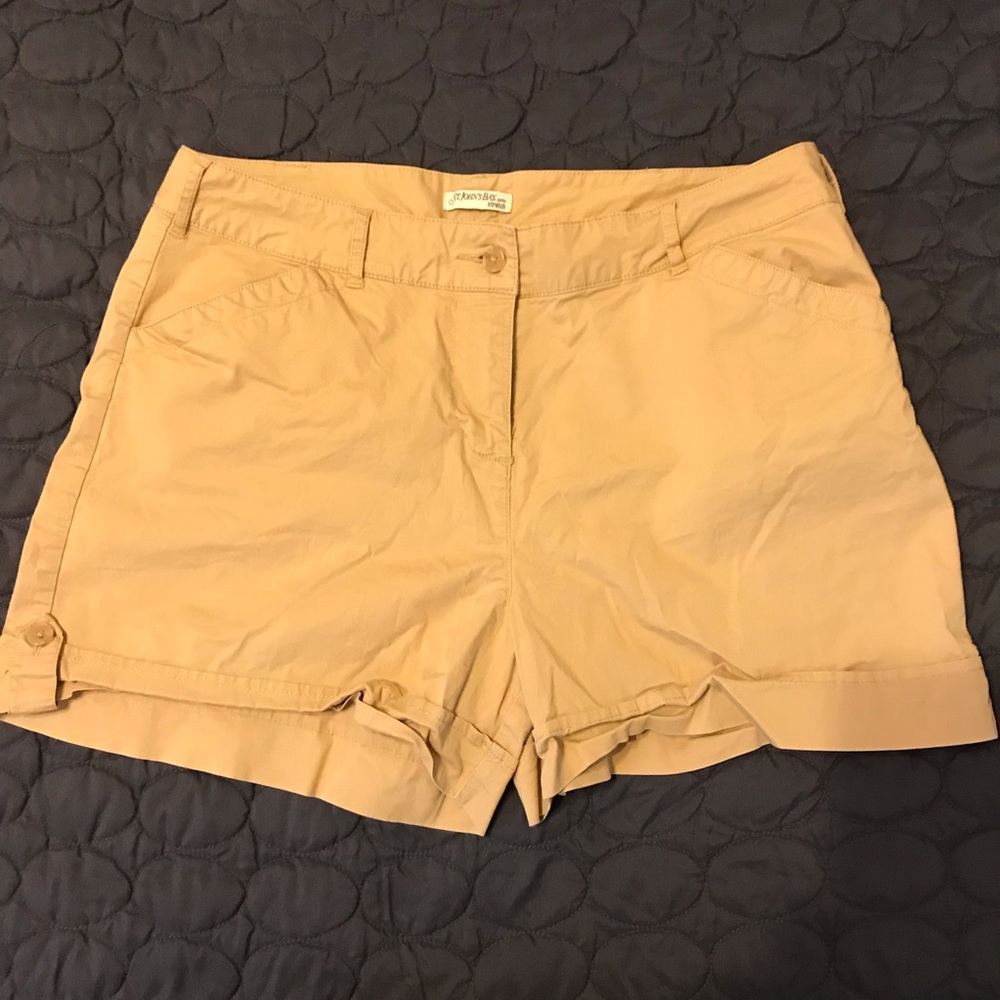 St. John’s Bay Size 14P khaki shorts